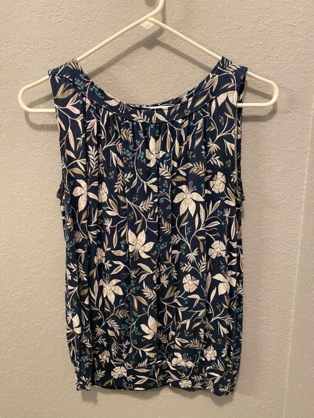 Women's Loft Outlet Sleeveless Floral Print Tank Top